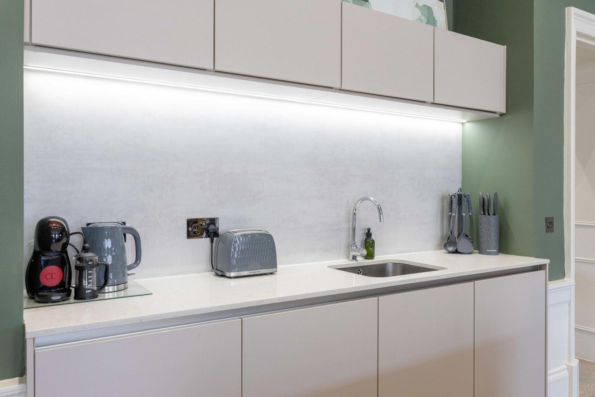 Dragon Suites - Alina Suite - 1 Bed City Centre Luxury Apartment Edinburg Exteriör bild